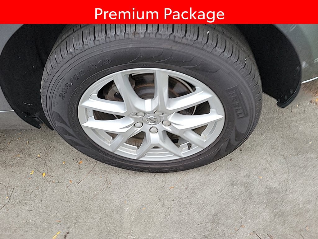 Used 2019 Volvo XC60 T5 Momentum w/ Premium Package FWD image 5