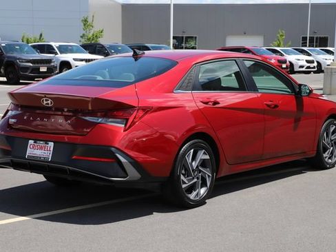 Used 2025 Hyundai Elantra SEL FWD image 6