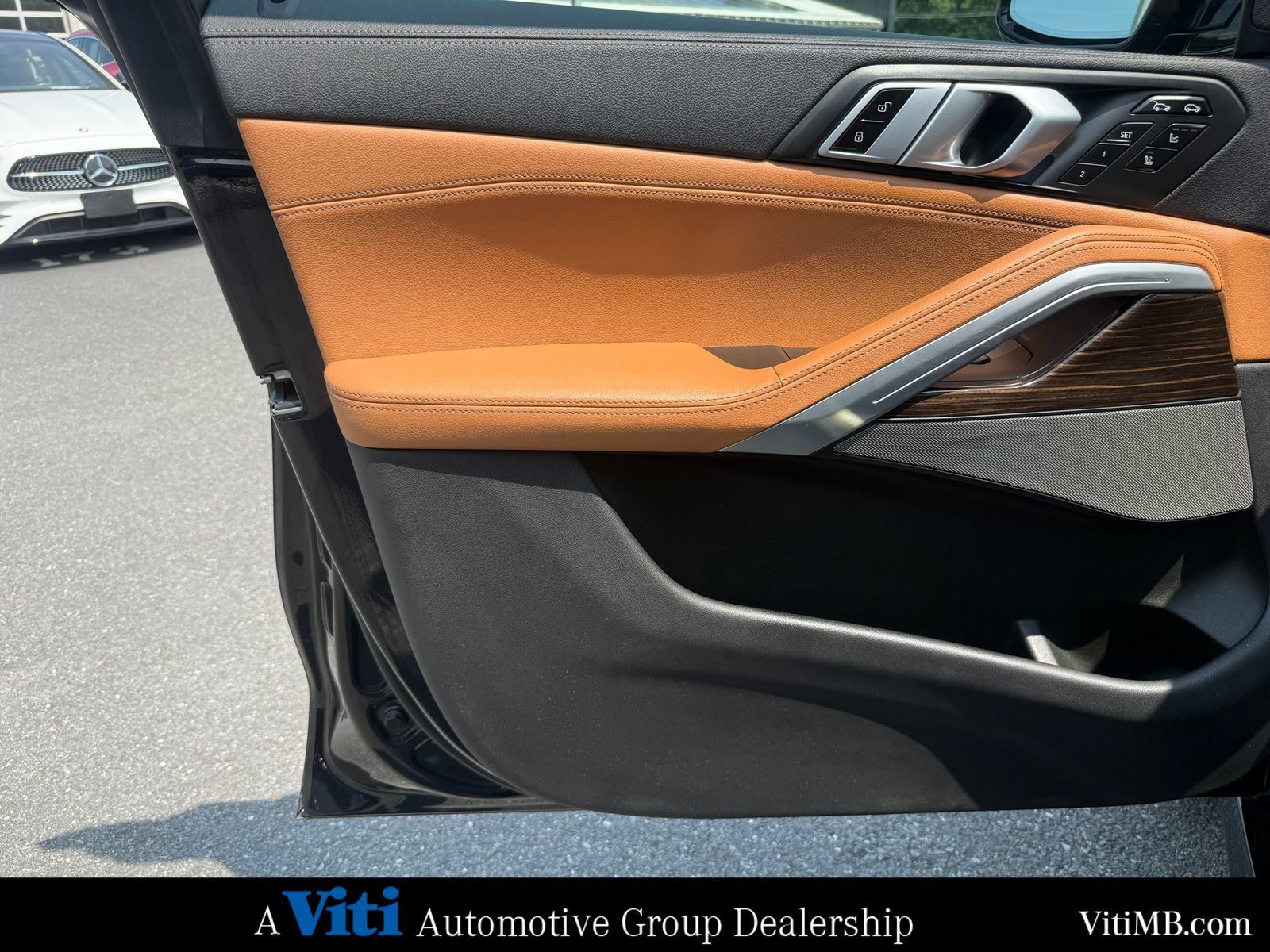 Used 2021 BMW X6 xDrive40i w/ M Sport Package AWD/4WD image 16