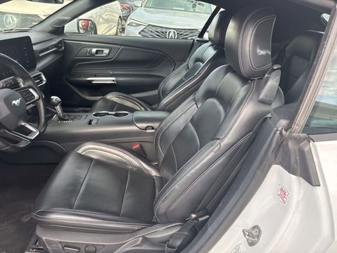 Used 2024 Ford Mustang Premium image 8