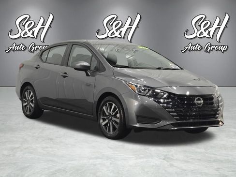 Used 2024 Nissan Versa SV FWD image 2