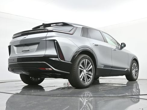 New 2025 Cadillac Lyriq Luxury image 19