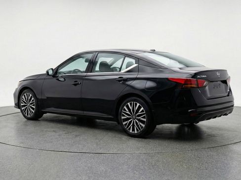 Used 2025 Nissan Altima 2.5 SV image 5