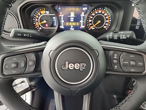 New 2025 Jeep Wrangler Unlimited Rubicon w/ Technology Group image 11