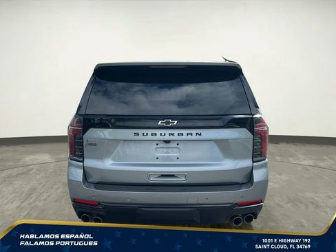 Used 2025 Chevrolet Suburban Z71 AWD/4WD image 5