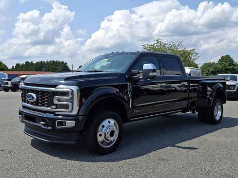 Used 2024 Ford F450 Limited w/ FX4 Off-Road Package AWD/4WD image 3