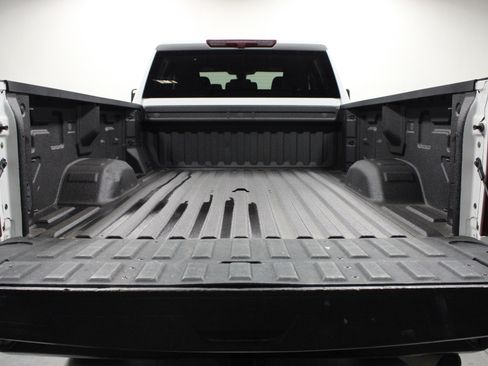 Used 2022 Chevrolet Silverado 2500 Custom w/ Custom Value Package AWD/4WD image 14