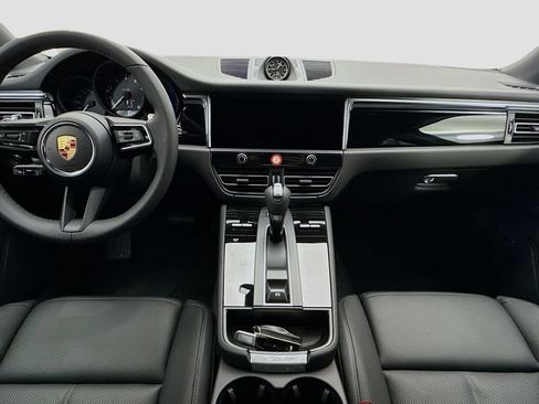 Used 2026 Porsche Macan AWD/4WD image 16