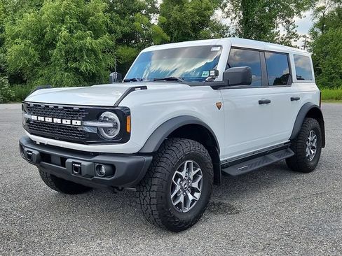 Used 2025 Ford Bronco Badlands AWD/4WD image 3