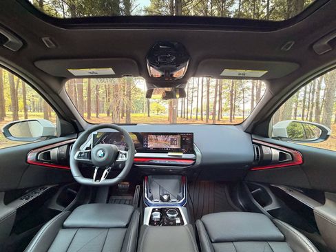 New 2026 BMW X3 xDrive30i w/ Premium Package AWD/4WD image 2