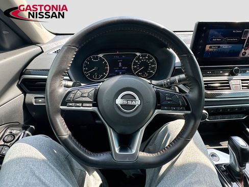 Used 2023 Nissan Altima 2.5 SR w/ SR Premium Package FWD image 14