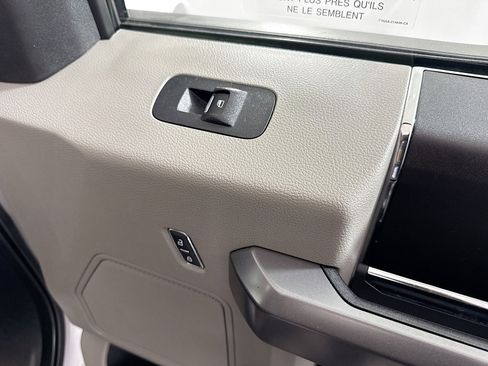 Used 2020 Ford F150 XLT image 30