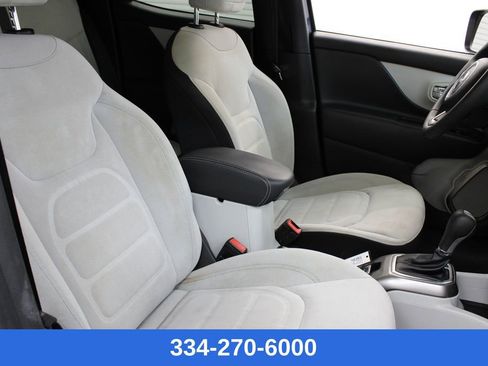 Used 2022 Jeep Renegade Latitude image 22