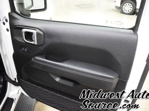 Used 2020 Jeep Gladiator Overland image 31