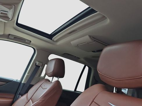 Used 2016 Cadillac Escalade Luxury image 8