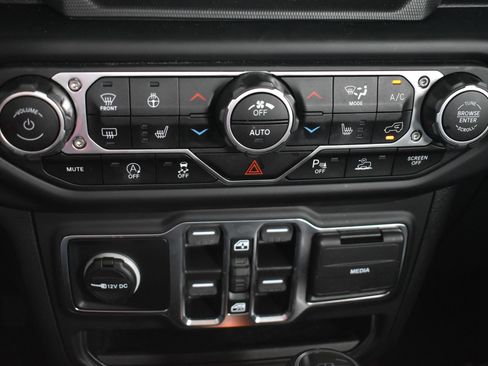 Used 2023 Jeep Gladiator Overland AWD/4WD image 25