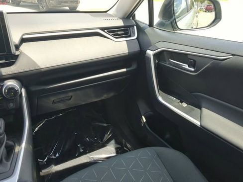 Certified 2023 Toyota RAV4 XLE w/ Convenience Package FWD image 17