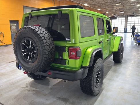 Used 2025 Jeep Wrangler Unlimited Rubicon w/ XTREMEE 35" Tire Package AWD/4WD image 5