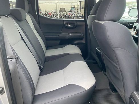 Used 2020 Toyota Tacoma TRD Off-Road image 23