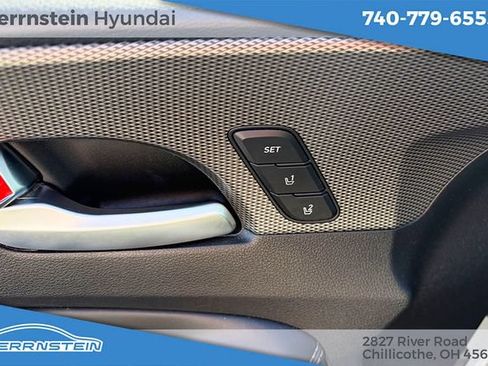 Used 2020 Hyundai Santa Fe Limited AWD/4WD image 16