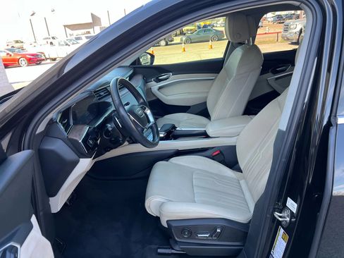 Used 2019 Audi e-tron Prestige image 20