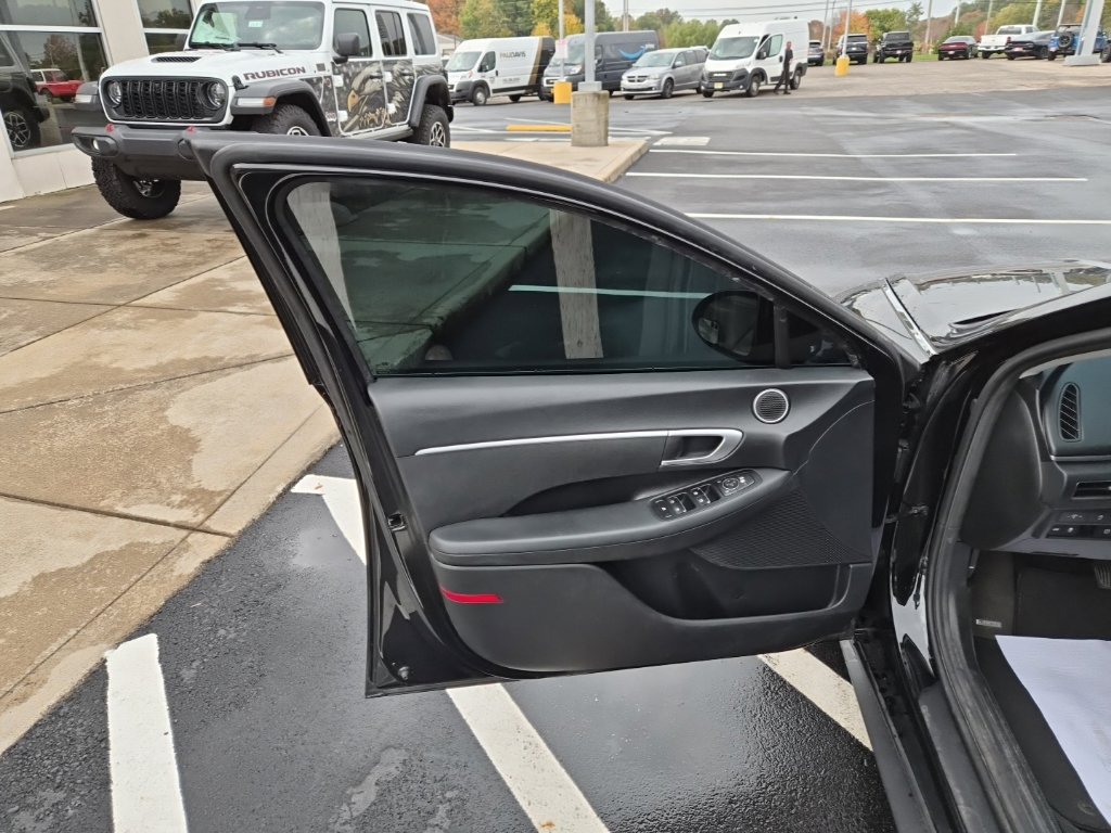 Used 2022 Hyundai Sonata SE FWD image 9