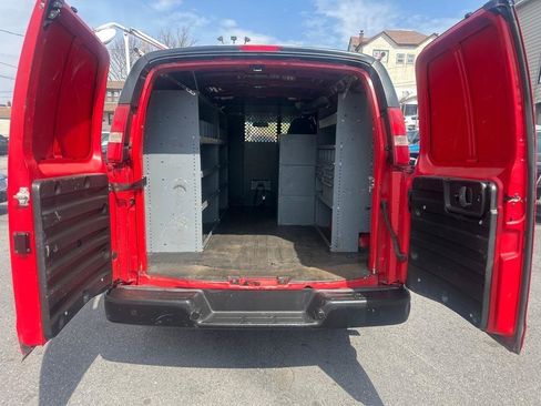 Used 2015 Chevrolet Express 2500 RWD image 19