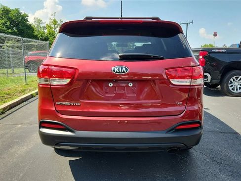 Used 2018 Kia Sorento LX AWD/4WD image 3