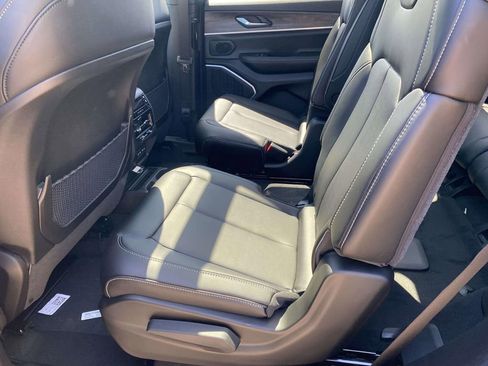 New 2026 Jeep Grand Cherokee L Limited AWD/4WD image 39