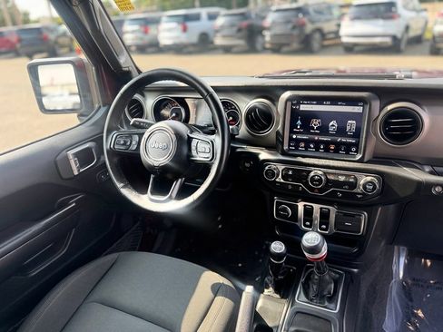 Used 2021 Jeep Wrangler Sport AWD/4WD image 13