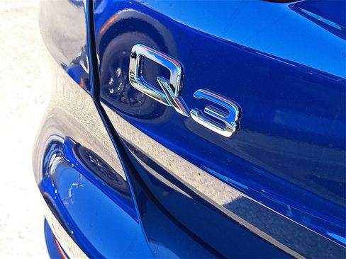 New 2025 Audi Q3 2.0T Premium image 5