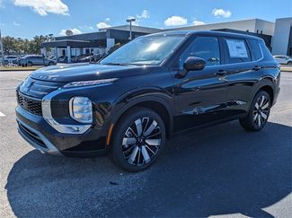 New 2025 Mitsubishi Outlander SE video 2