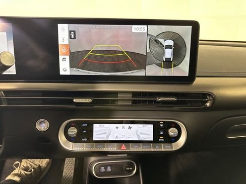 Used 2023 Genesis GV60 Advanced image 22