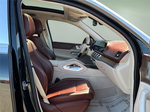 Used 2021 Mercedes-Benz Maybach GLS 600 4MATIC image 21