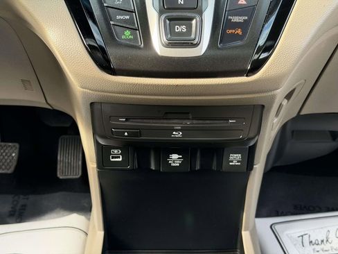 Used 2023 Honda Odyssey Elite image 32