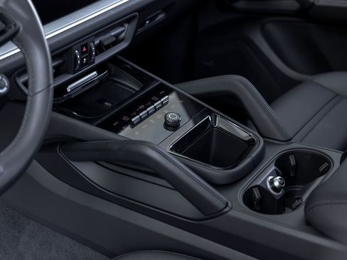 Certified 2026 Porsche Cayenne Coupe AWD/4WD image 39