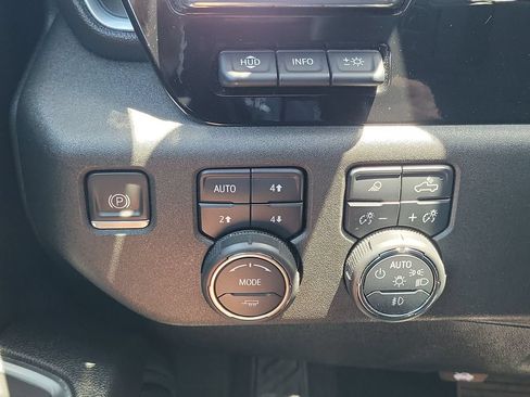 Used 2023 Chevrolet Silverado 1500 LTZ w/ Technology Package AWD/4WD image 17
