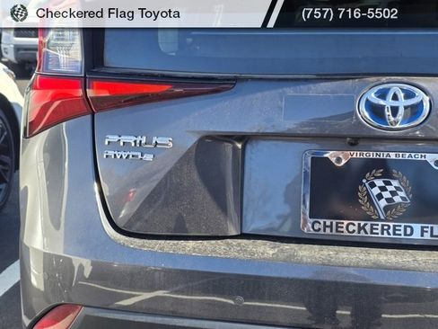 Used 2022 Toyota Prius XLE image 7