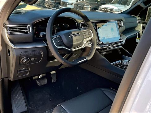 New 2026 Jeep Grand Wagoneer Limited AWD/4WD image 9