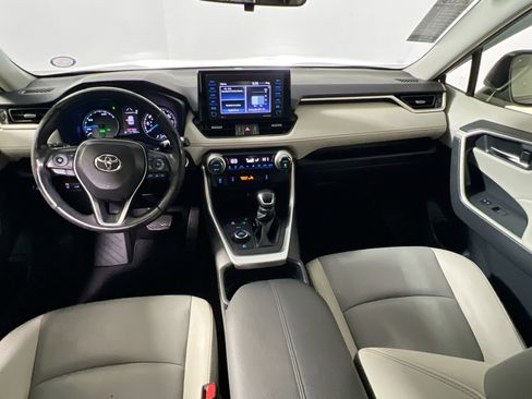 Used 2021 Toyota RAV4 XLE Premium image 30