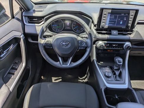 Used 2022 Toyota RAV4 SE AWD/4WD image 16