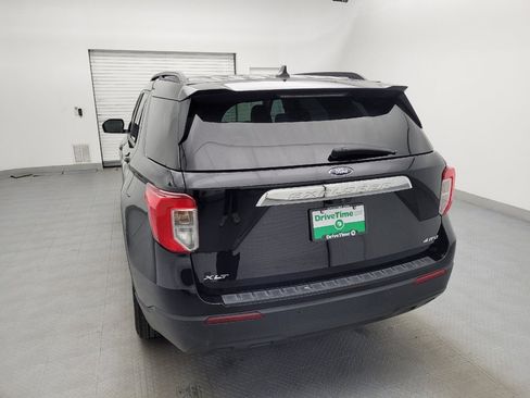 Used 2023 Ford Explorer XLT image 6