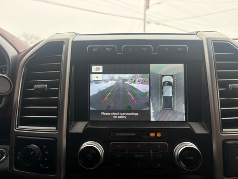 Used 2019 Ford F350 Platinum w/ Platinum Ultimate Package image 17