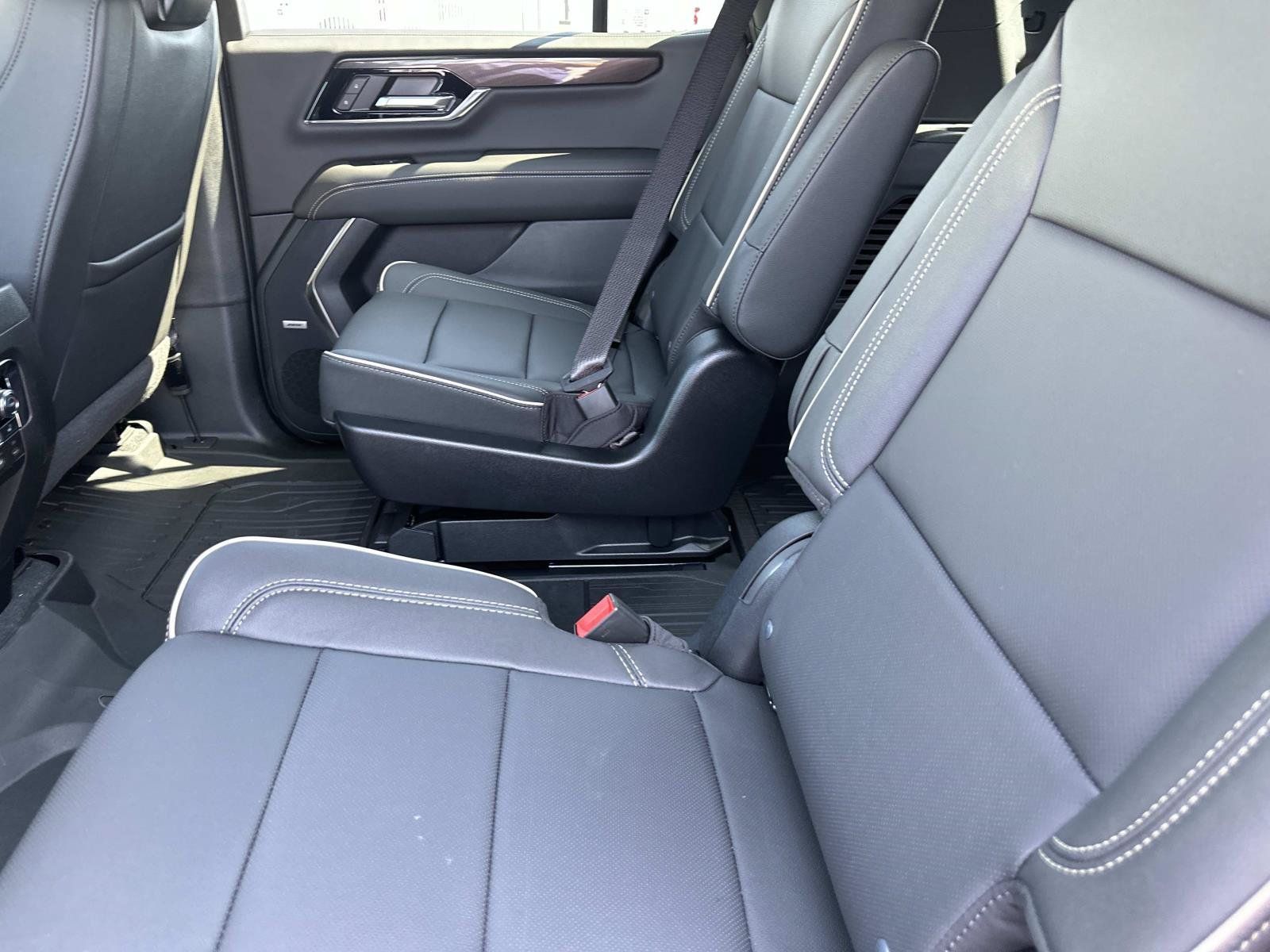 New 2026 GMC Yukon Elevation w/ Elevation Premium Package AWD/4WD image 24