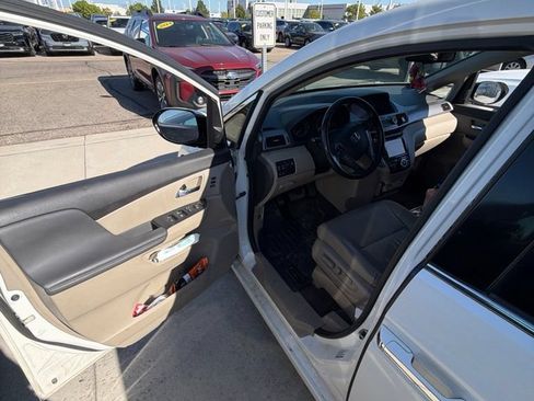 Used 2014 Honda Odyssey Touring Elite image 11