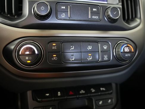 Used 2019 Chevrolet Colorado Z71 w/ Z71 Midnight Edition AWD/4WD image 26