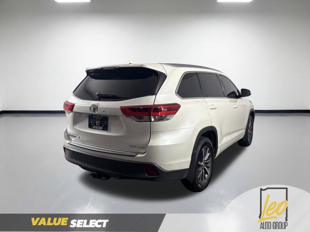 Used 2018 Toyota Highlander XLE AWD/4WD image 5