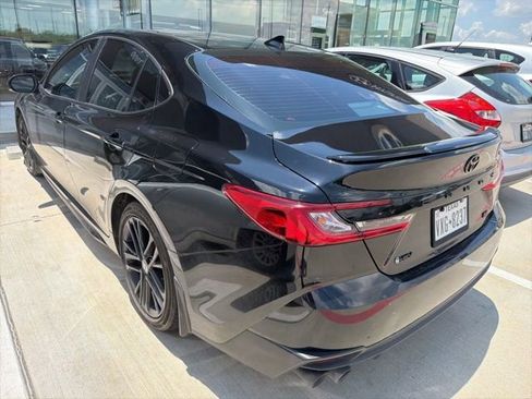 Used 2025 Toyota Camry SE w/ Convenience Package FWD image 1