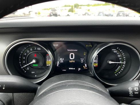 Used 2023 Jeep Wrangler Unlimited image 18