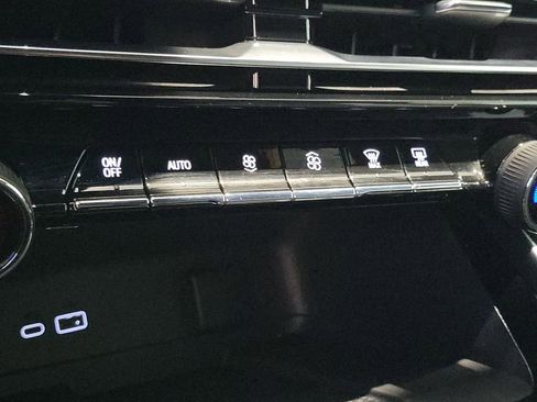 Used 2026 Chevrolet Traverse LT FWD image 10